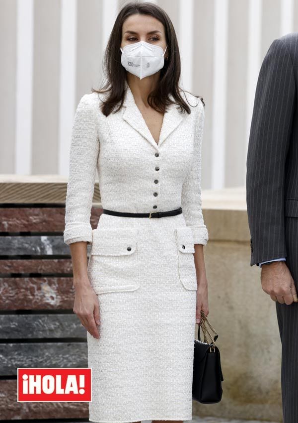 Reina Letizia con vestido de tweed