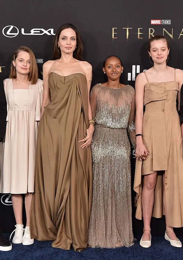 Zahara recicla un vestido de su madre, Angelina Jolie, en la premiere de 'Eternals'