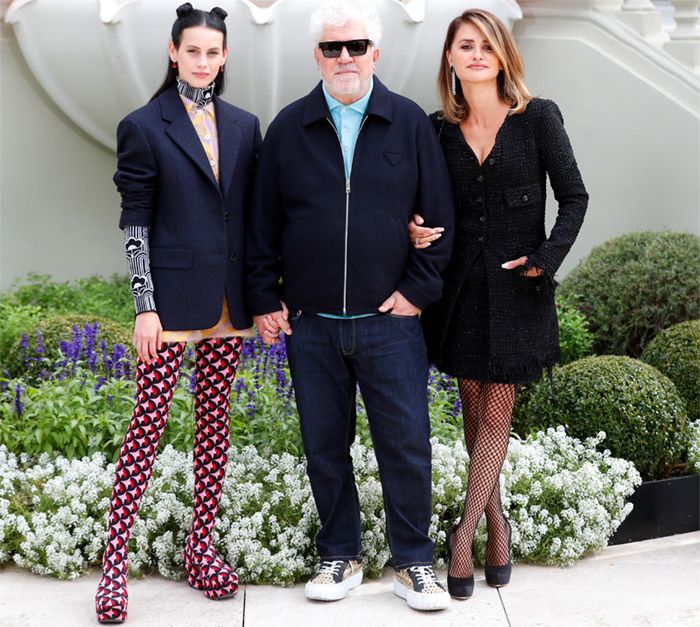 Pedro Almodóvar, Penélope Cruz y Milena Smit