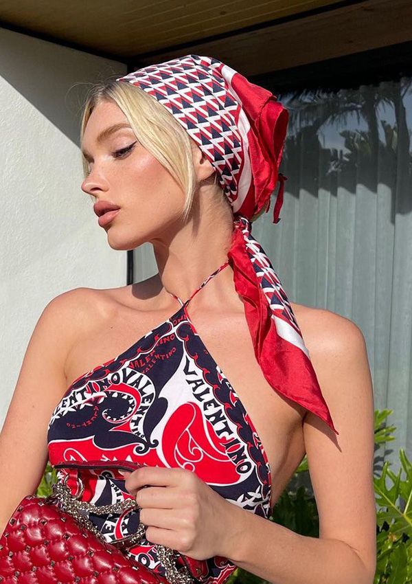 elsa hosk peinado panuelo