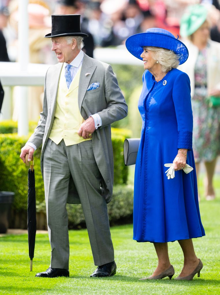 Los reyes ingleses en el primer día de Royal Ascot 2024 cumpliendo con el estricto código de vestimenta.Rey Carlos y Reina Camilla