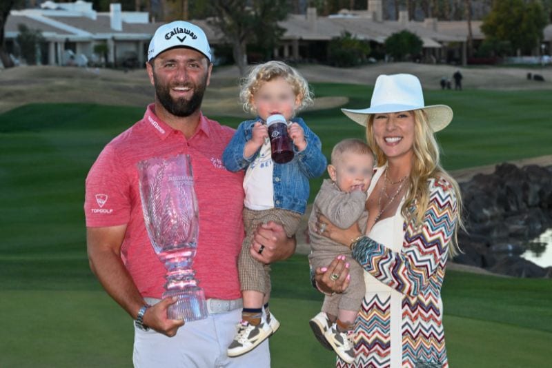 Jon Rahm posa con su familia tras ganar uno de sus dos Grand Slam