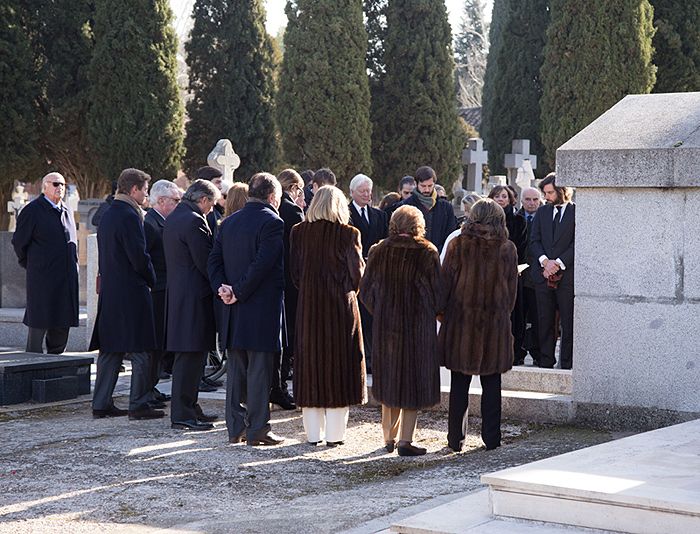 Familiares y amigos dan el último adiós a la Condesa de Romanones