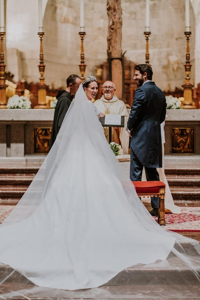 El vestido de novia de Carola Escamez en su boda con Roberto Martín