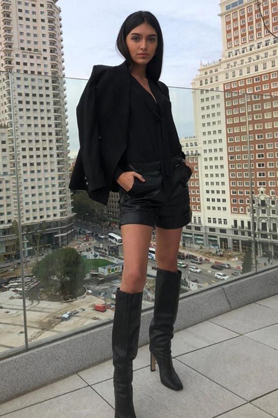 Lucía Rivera con look negro