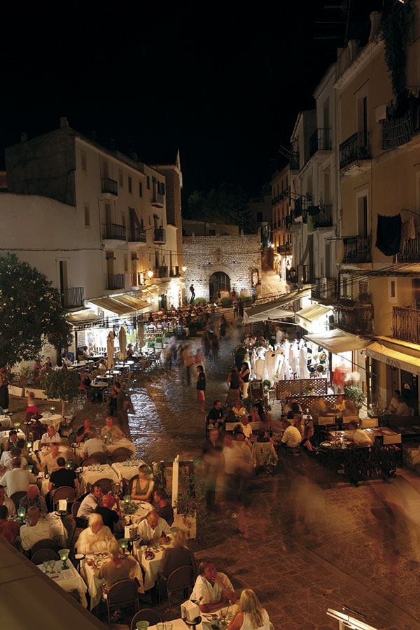 Ibiza Plaza de Vila Restaurantes