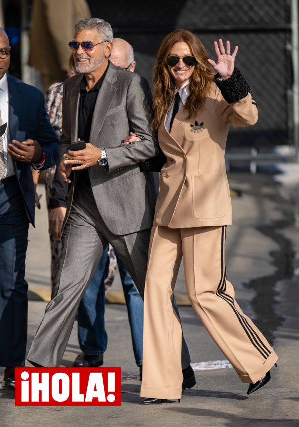 Julia Roberts, de la mano de George Clooney con un traje deportivo