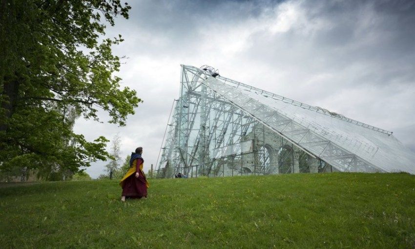 La ‘catedral de cristal’, un edificio que acoge conciertos de música gracias a su magnífica acústica.