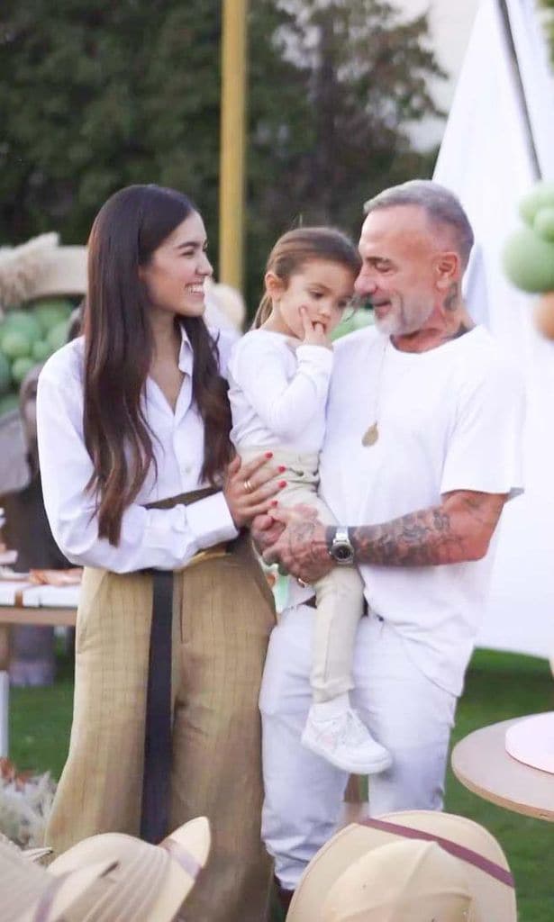 Sharon Fonseca y Gianluca Vacchi con su hija Blu