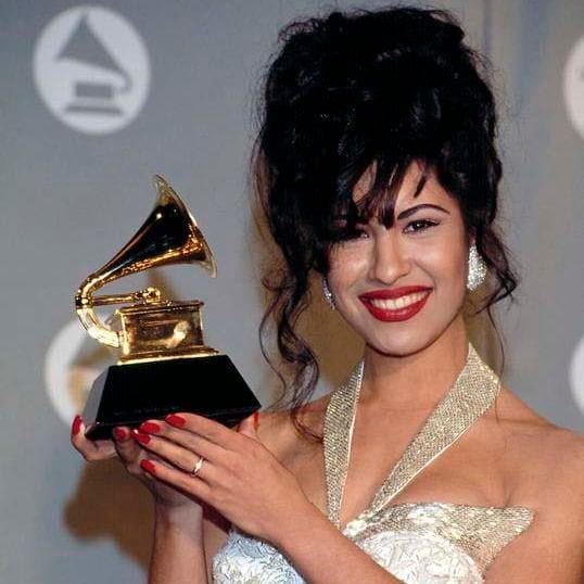 Selena en los Grammy