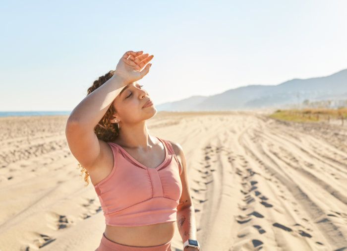 mujer con calor