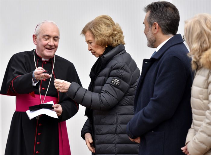 La Reina preside una inauguración