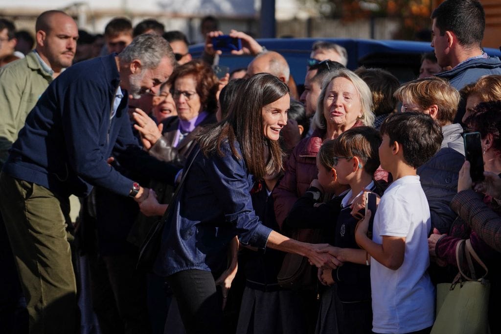 Los reyes Felipe y Letizia llegan a Utiel para visitar las zonas afectadas por la DANA