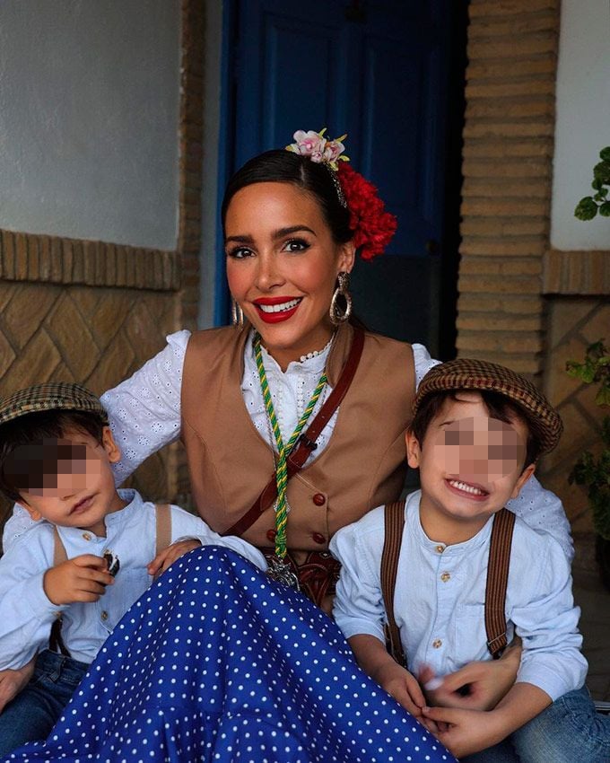 Rocío Osorno, fiel a la tradición de El Rocío, con sus hijos