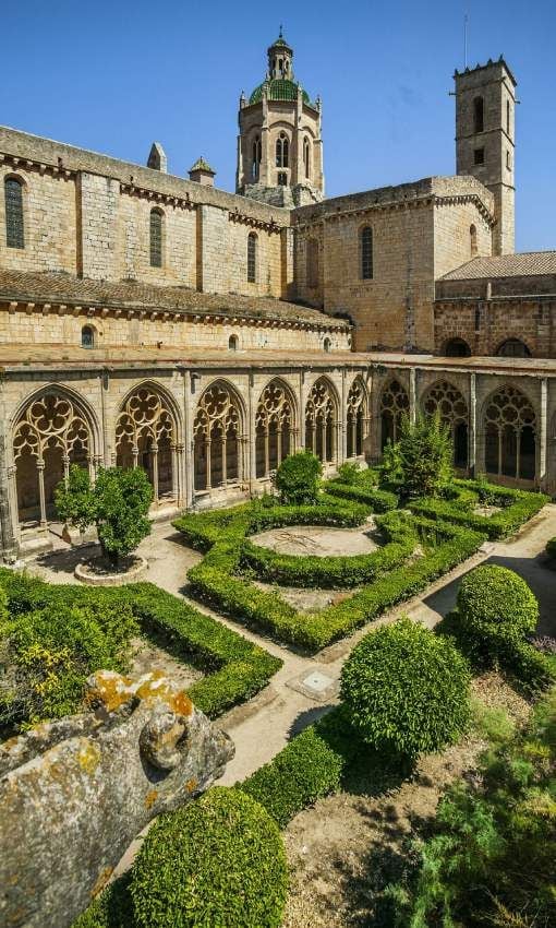 monasterio cisterciense de santes creus tarragona