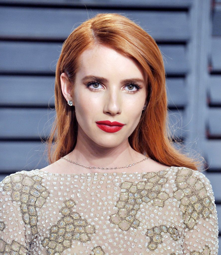 Emma Roberts arrives at the 2017 Vanity Fair Oscar Party Hosted By Graydon Carter at Wallis Annenberg Center for the Performing Arts on February 26, 2017 in Beverly Hills, California.  (Photo by Gregg DeGuire/Getty Images)