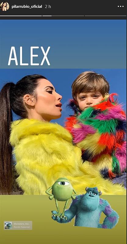 ¡A todo color! Pilar Rubio demuestra que su hijo álex es todo un icono fashion