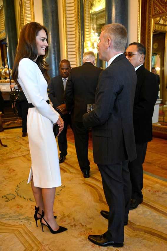 Kate Middleton look almuerzo coronación Carlos III