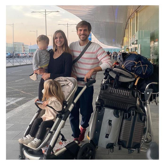 Natalia Sánchez y Marc Clotet con sus hijos Lia y Neo