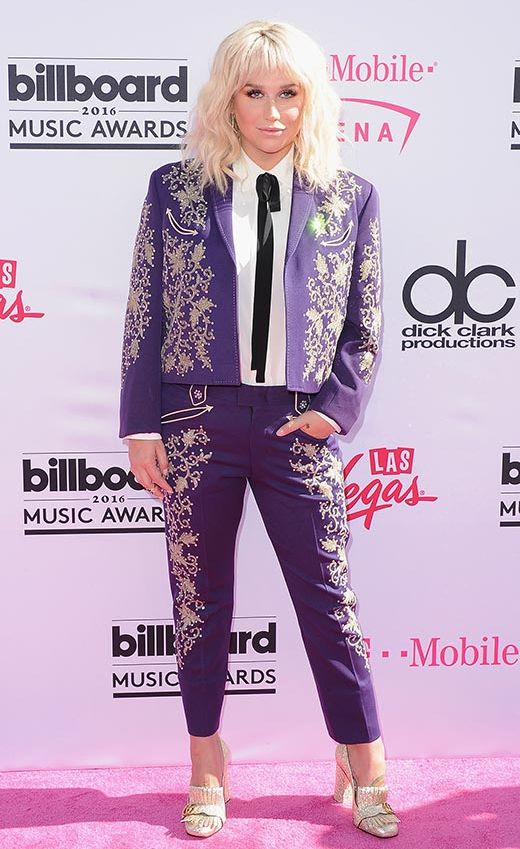 billboard_music_awards_red_carpet_Kesha_1