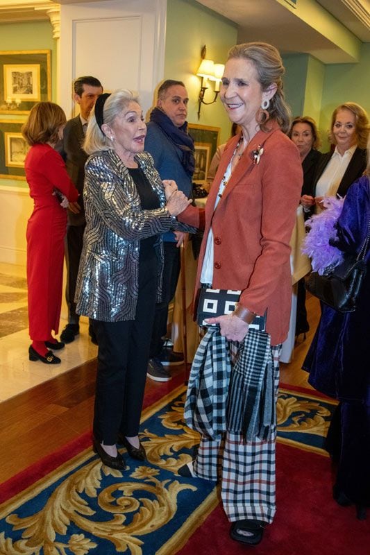 Infanta Elena con Beatriz de Orleans