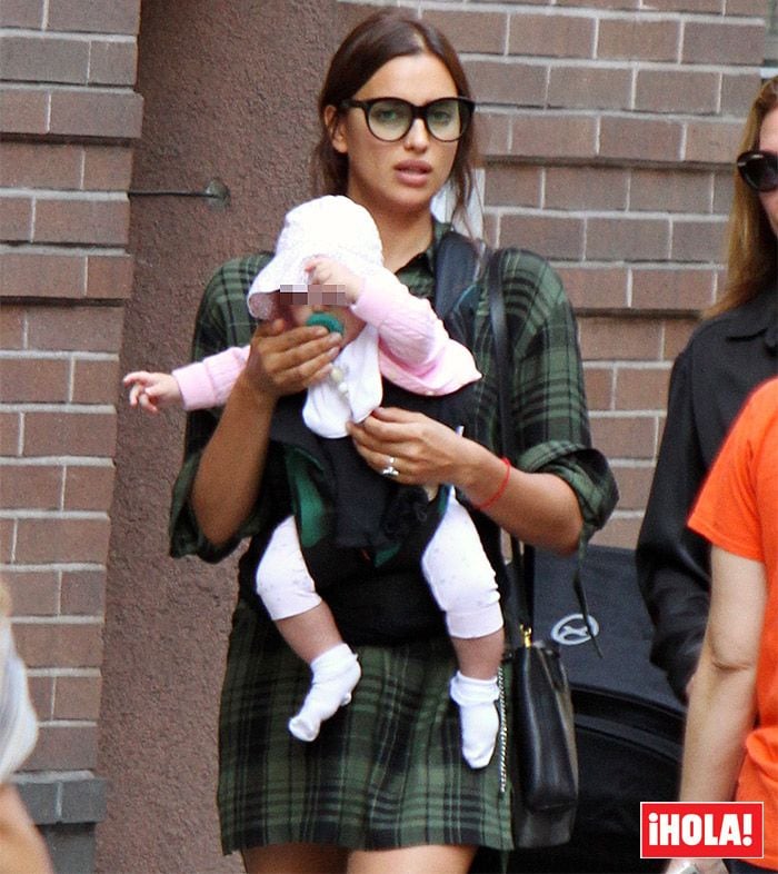 Irina Shayk, una mamá a la última de paseo con su hija