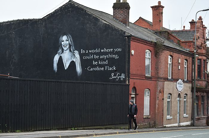 Mural en memoria de Caroline Flack