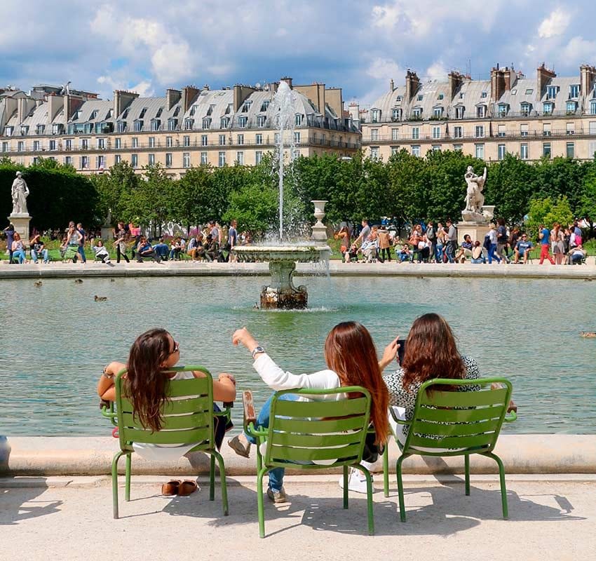 Jardín de las Tullerías en verano, París