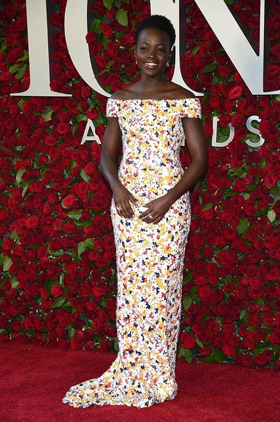 lupita_nyongo_tony_awards_2016_red_carpet_03a