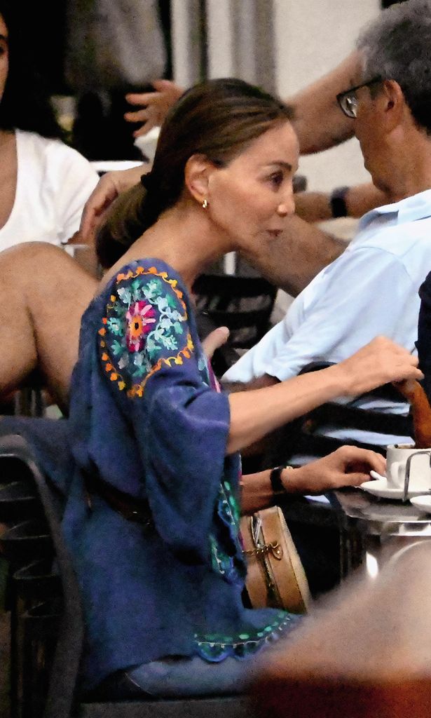 Isabel Preysler HOLA 4076