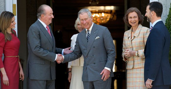 Los cuatro Reyes de España con Carlos III y la reina Camilla