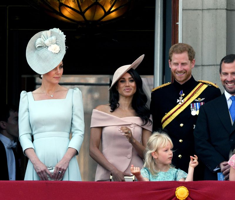 Príncipe Harry con Meghan y Kate 