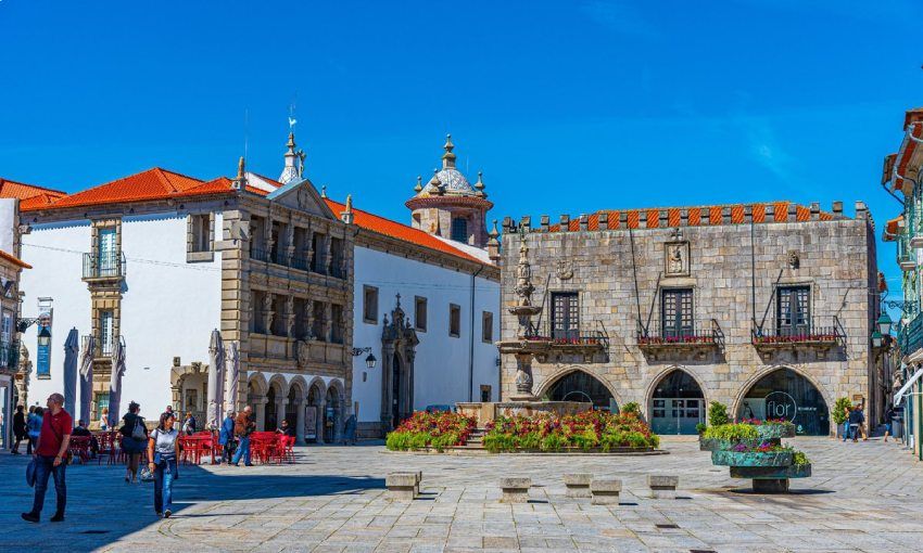 plaza de la republica en viana do castelo portugal