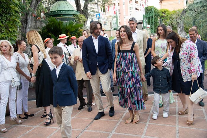 Carlota Casiraghi con sus hijos y Dimitri Rassam