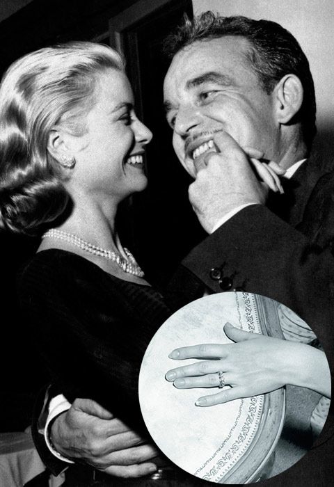 Grace Kelly recibió dos anillos de compromiso de mano de Rainiero de Mónaco, un histórico solitario que jamás abandonaría su dedo...
