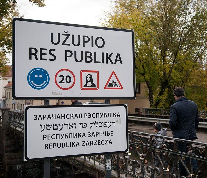 Puente de entrada a Uzupis