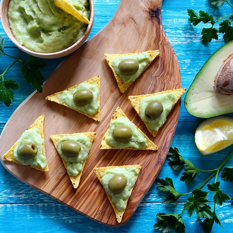 Nachos con 'mousse' de guacamole y queso