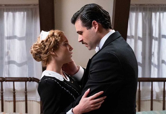 Manuel y Jara protagonizan un preciosa historia de amor en 'La Promesa'