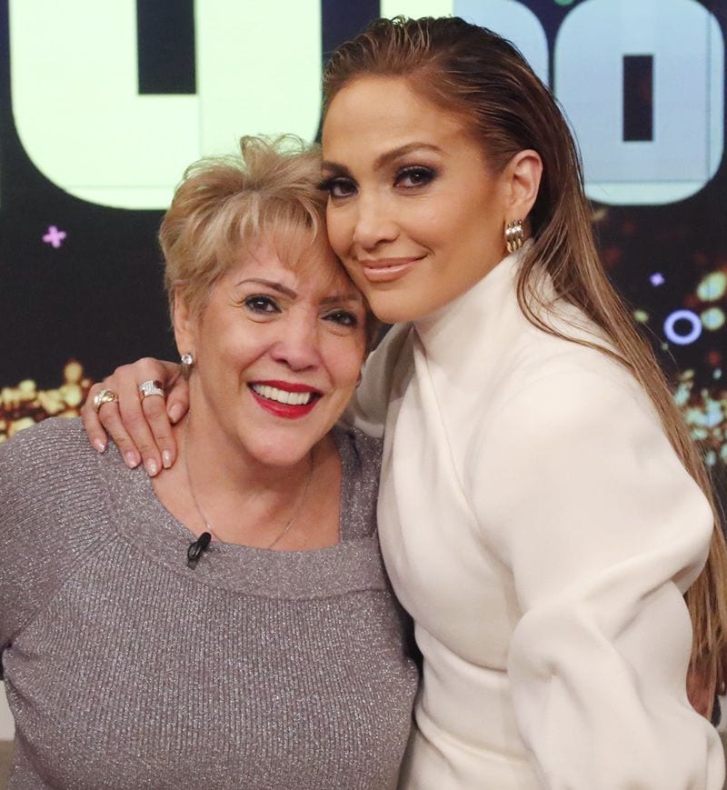 Jennifer Lopez dedica un bonito mensaje a su madre Guadalupe