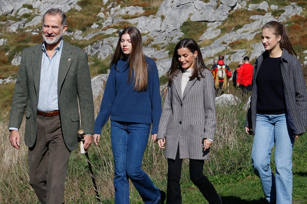 Familia Real paseando por Sotres