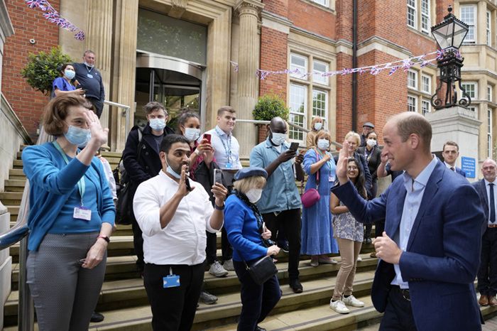 El príncipe Guillermo visita el Hospital Royal Marsden