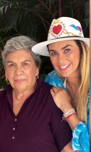 Aracely Arámbula y su mamá