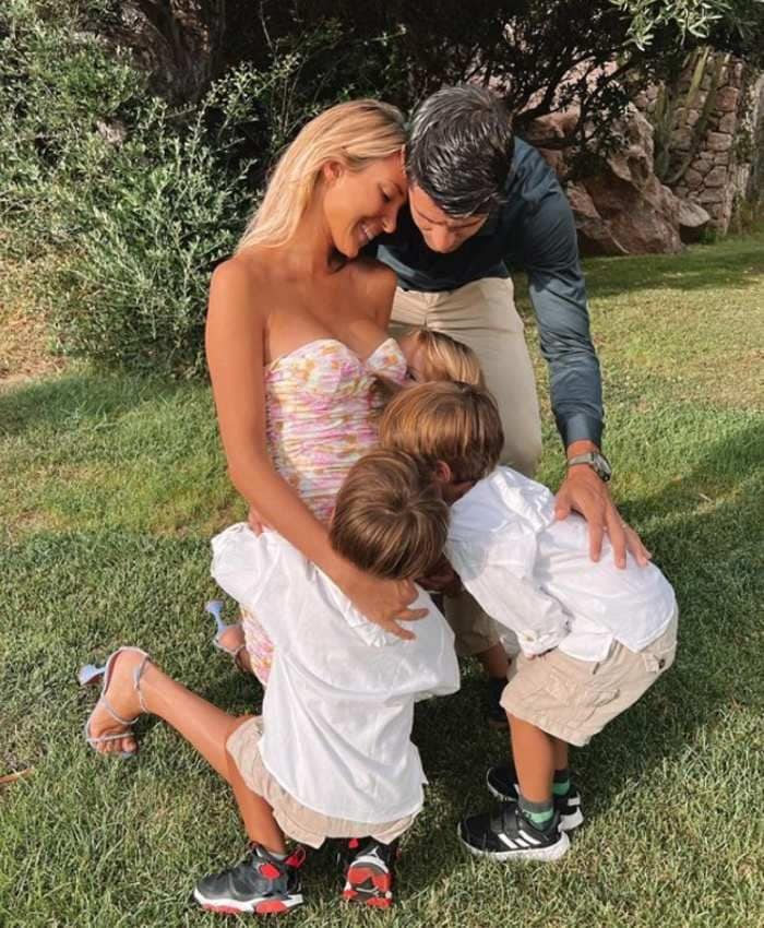 Alice, Morata y tres de sus cuatro hijos 