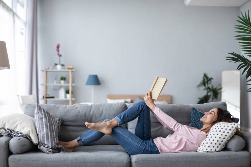 mujer leyendo