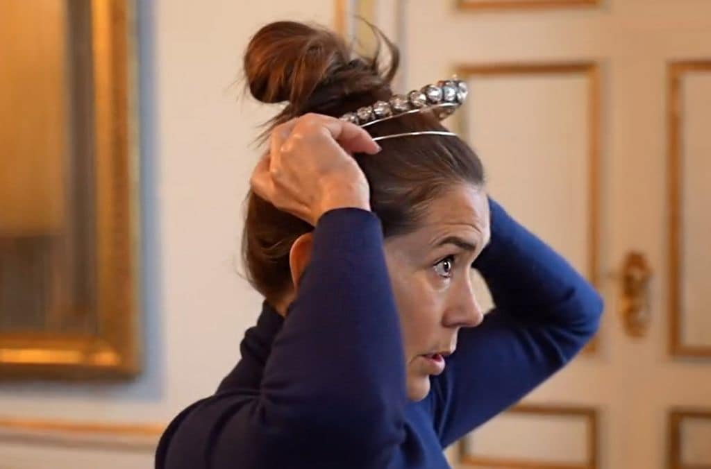 Mary de Dinamarca se prueba su nueva tiara: la primera como reina