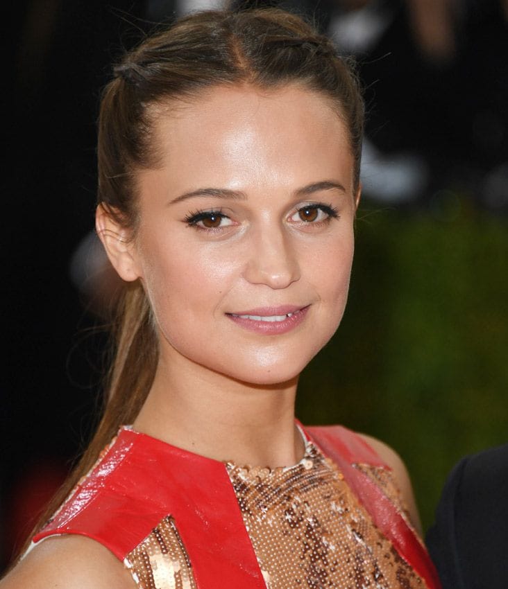 met_ball_alicia_vikander 