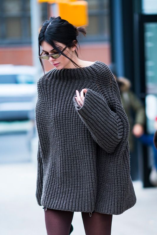 Kendall Jenner con jersey 'oversize'