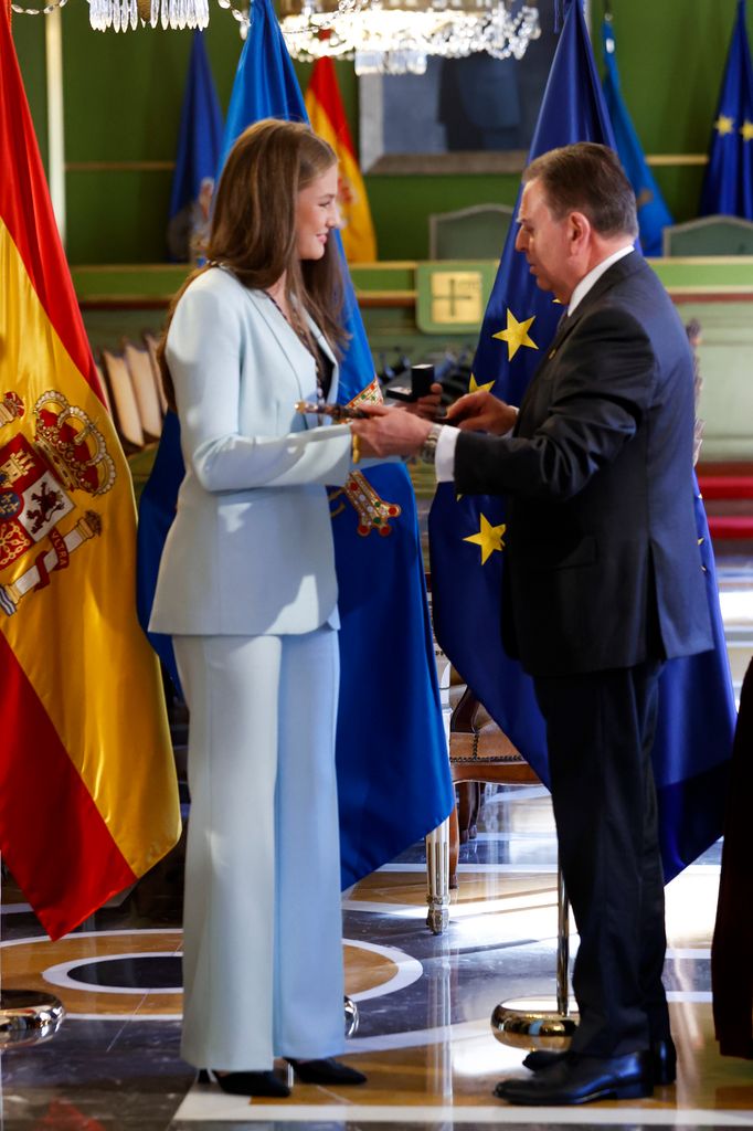 La princesa Leonor recibe el título de alcaldesa honoraria de Oviedo