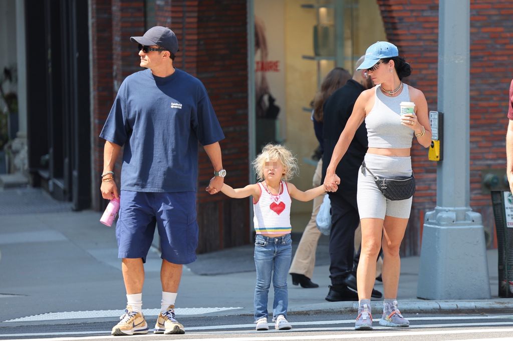 Orlando Bloom y Katy Perry con su hija Daisy por las calles de Nueva York