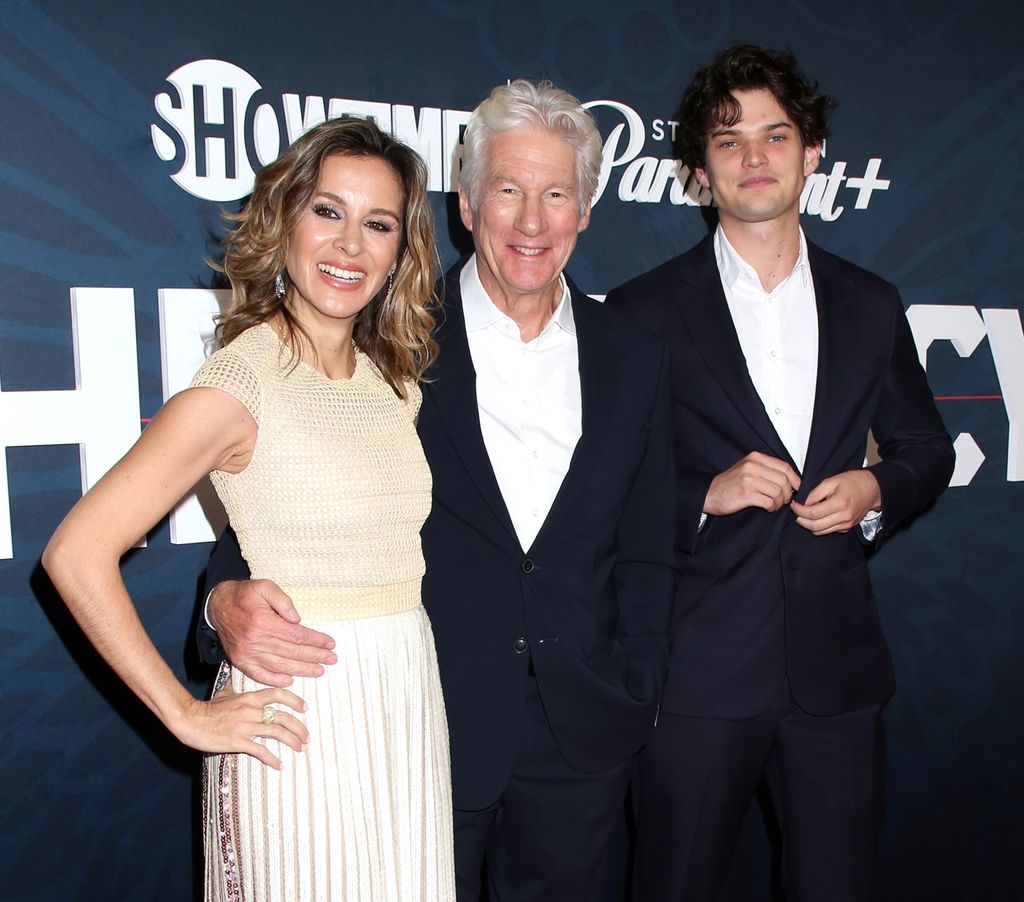 Richard Gere con su mujer Alejandra y su hijo Homer James en el estreno de 'The Agency' en Nueva York